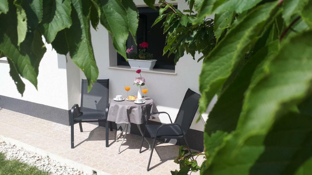 Apartments Ivano Split Exterior foto